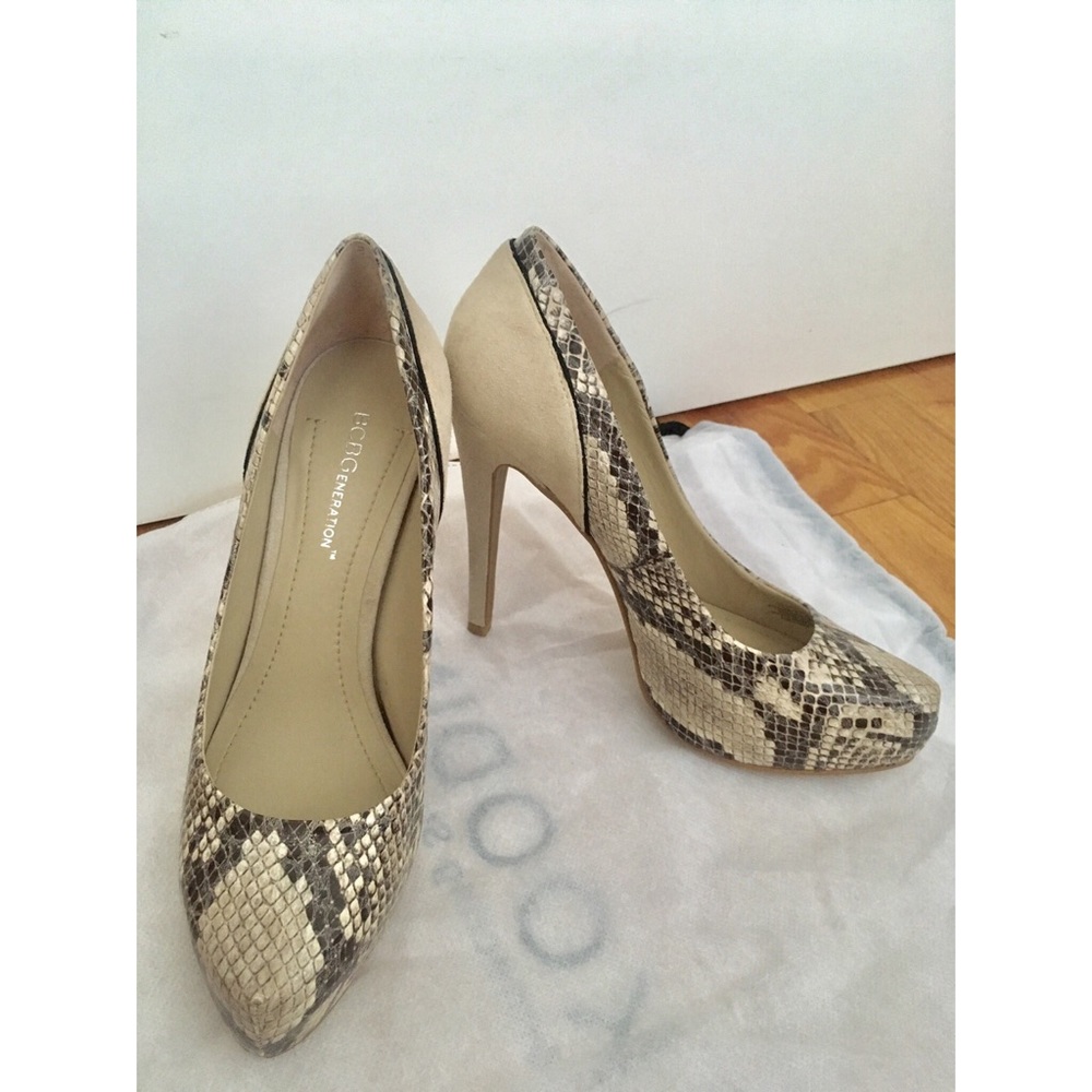 NEW BCBGeneration Heel